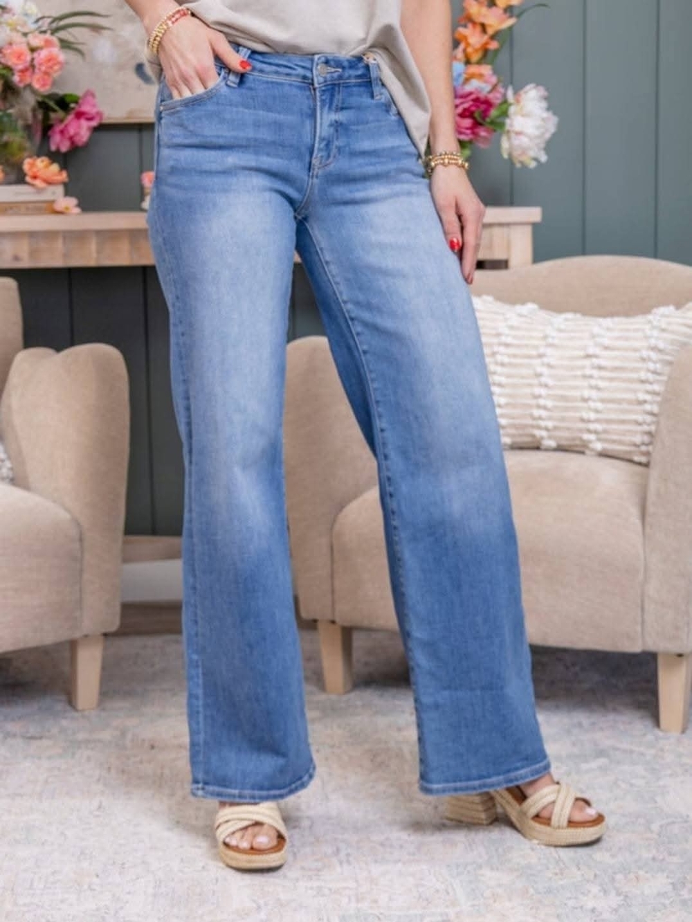 Size 15 Risen Low Rise Wide leg 
33.5 inseam